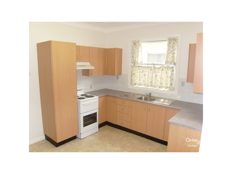 9 Middle St, Cardiff South NSW 2285