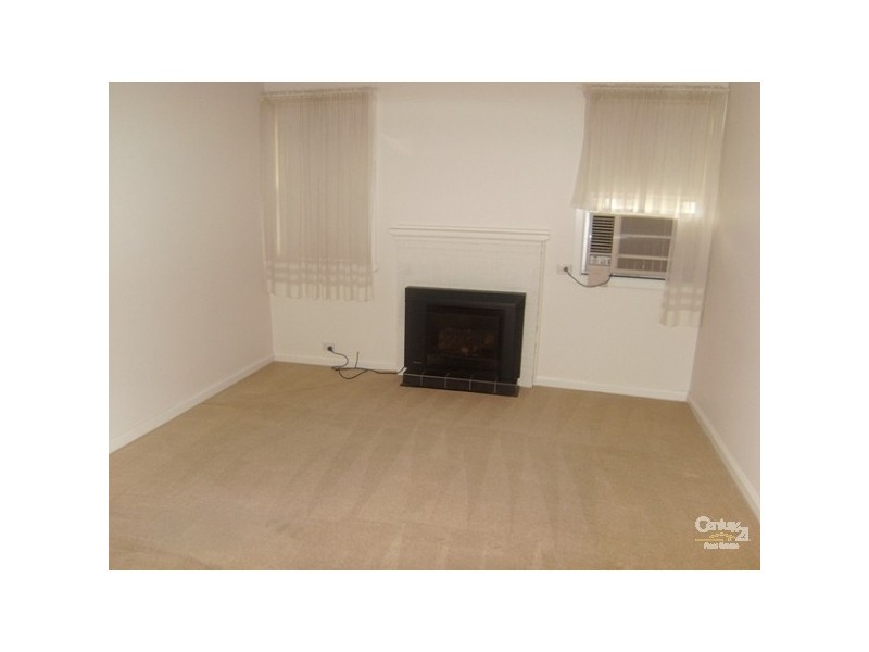 9 Middle St, Cardiff South NSW 2285