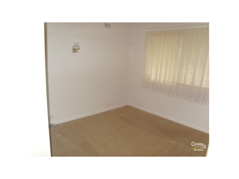 9 Middle St, Cardiff South NSW 2285