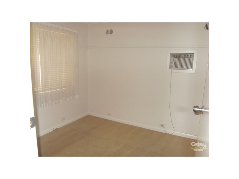 9 Middle St, Cardiff South NSW 2285