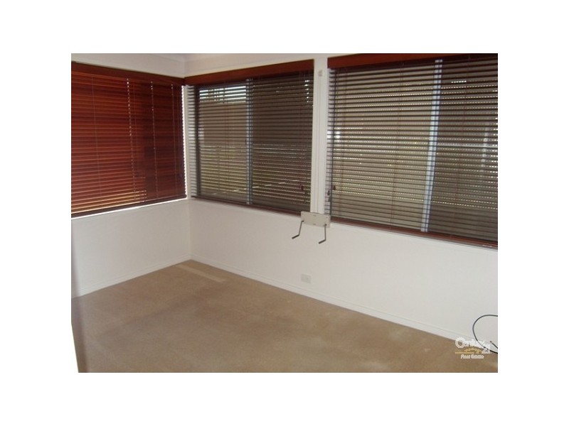 9 Middle St, Cardiff South NSW 2285