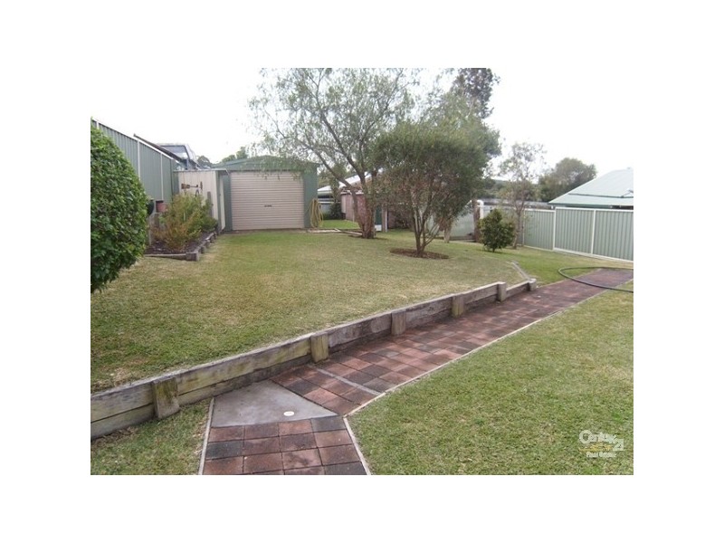 16 Fourth St, Seahampton NSW 2286