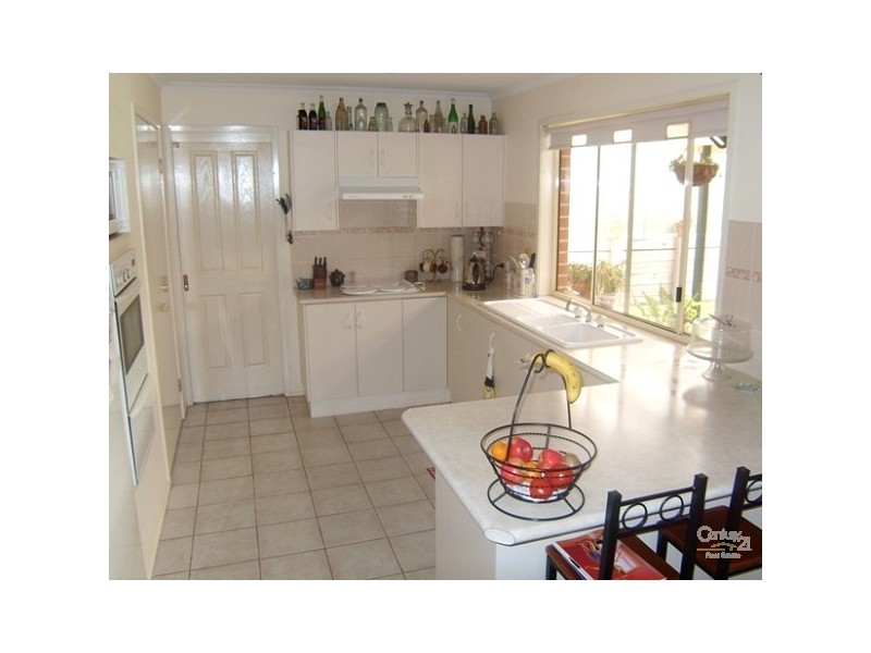 16 Fourth St, Seahampton NSW 2286