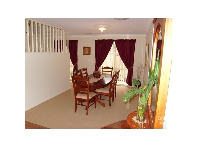 14 Canada Crescent, Cameron Park NSW 2285
