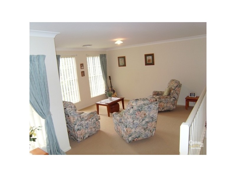 14 Canada Crescent, Cameron Park NSW 2285