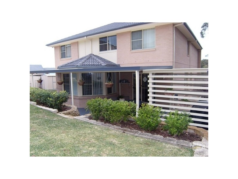 14 Canada Crescent, Cameron Park NSW 2285