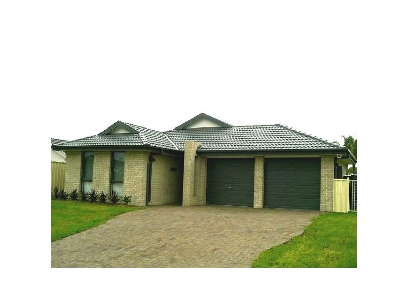 10 Lakeaire Circuit, Cameron Park NSW 2285