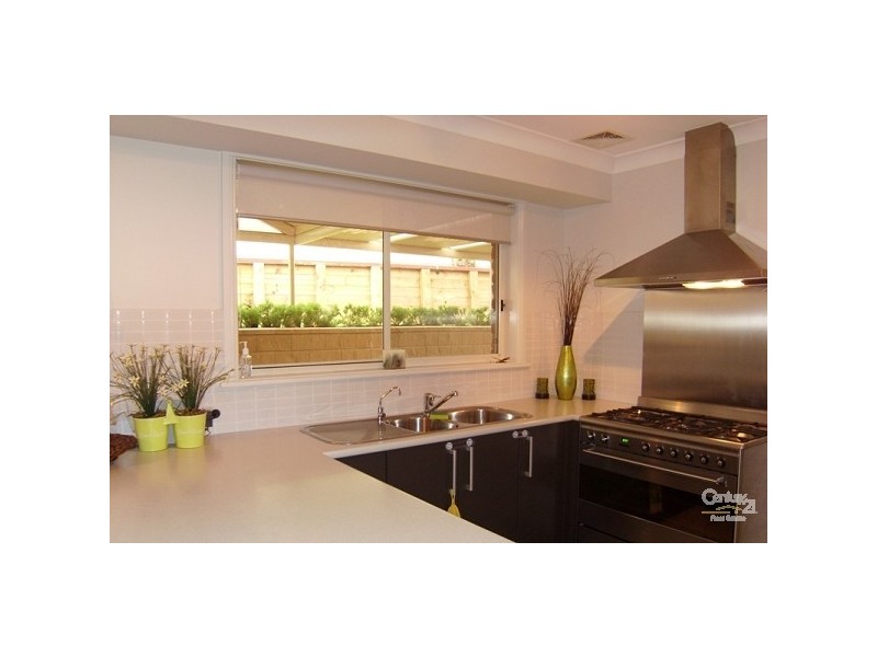 15 Ceylon Close, Cameron Park NSW 2285