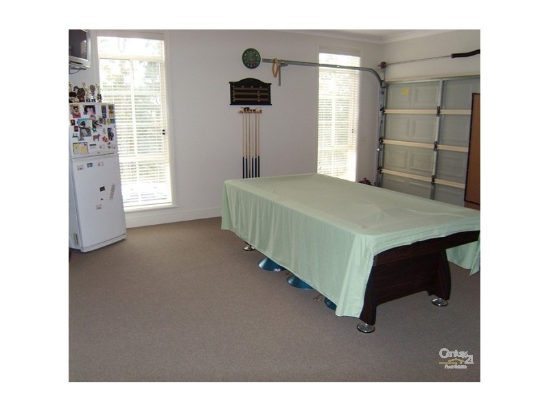 15 Ceylon Close, Cameron Park NSW 2285