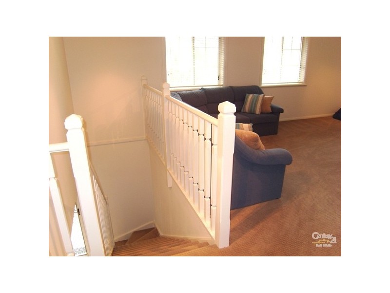 15 Ceylon Close, Cameron Park NSW 2285