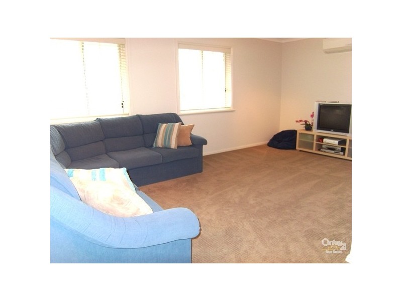 15 Ceylon Close, Cameron Park NSW 2285