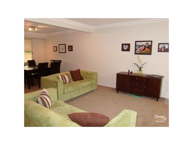 15 Ceylon Close, Cameron Park NSW 2285