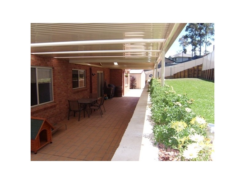 15 Ceylon Close, Cameron Park NSW 2285
