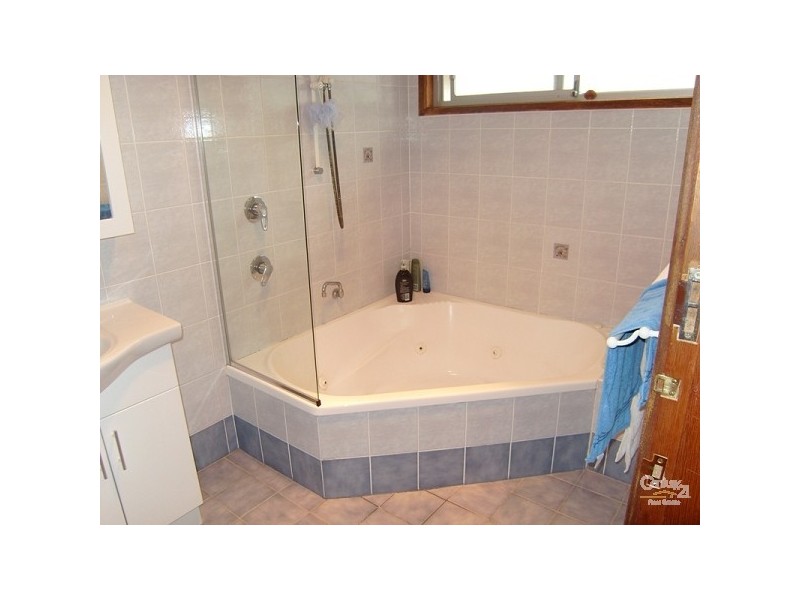 8 Mowbray Avenue, Edgeworth NSW 2285