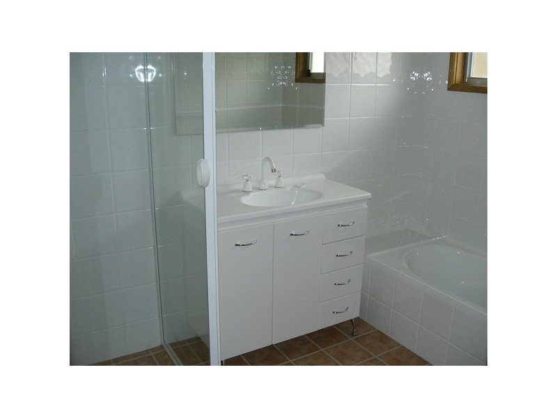 6 Tanunda Close, Holmesville NSW 2286