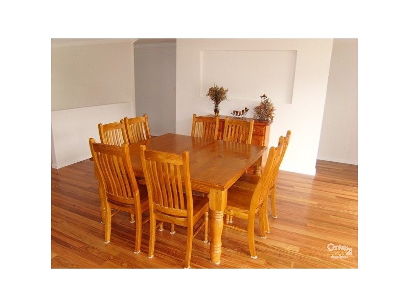 15 Clarkstone Avenue, Cameron Park NSW 2285