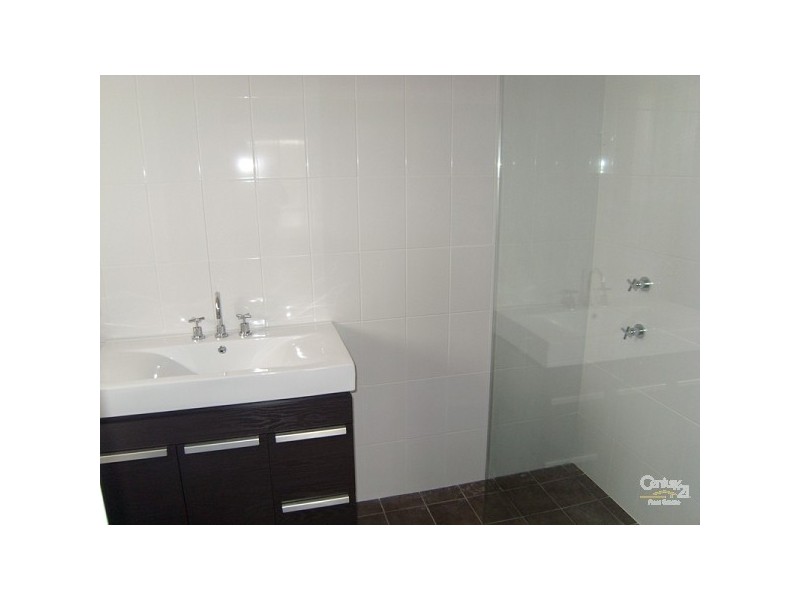 15 Clarkstone Avenue, Cameron Park NSW 2285