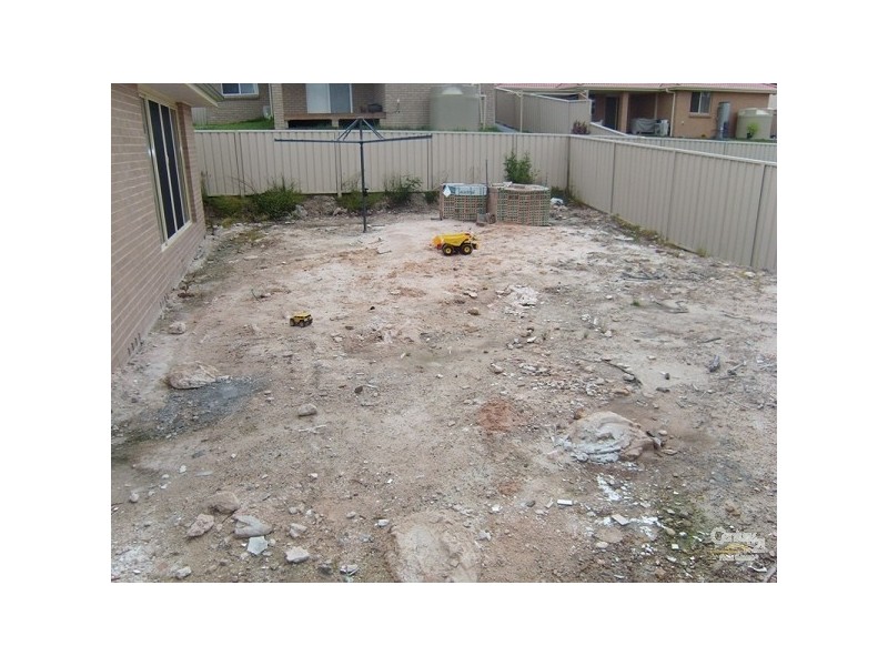 15 Clarkstone Avenue, Cameron Park NSW 2285