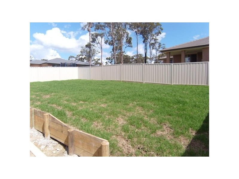 5 Clarkestone Avenue, Cameron Park NSW 2285
