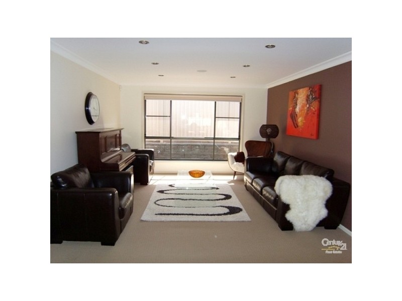 7 Eumina Street, Cameron Park NSW 2285