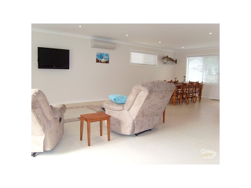 57 Fletcher St, Edgeworth NSW 2285