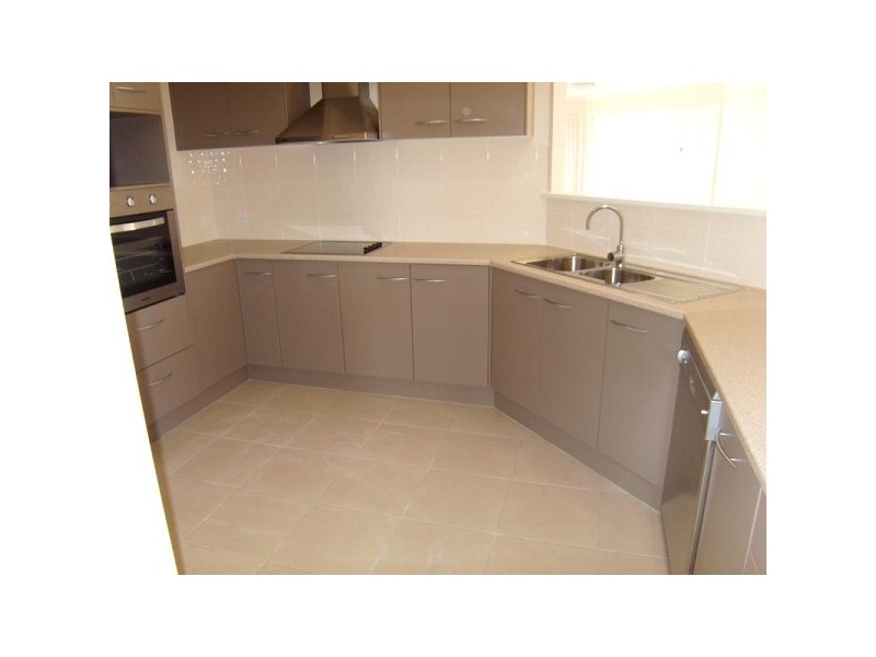 8 Nicholas Close, Cameron Park NSW 2285