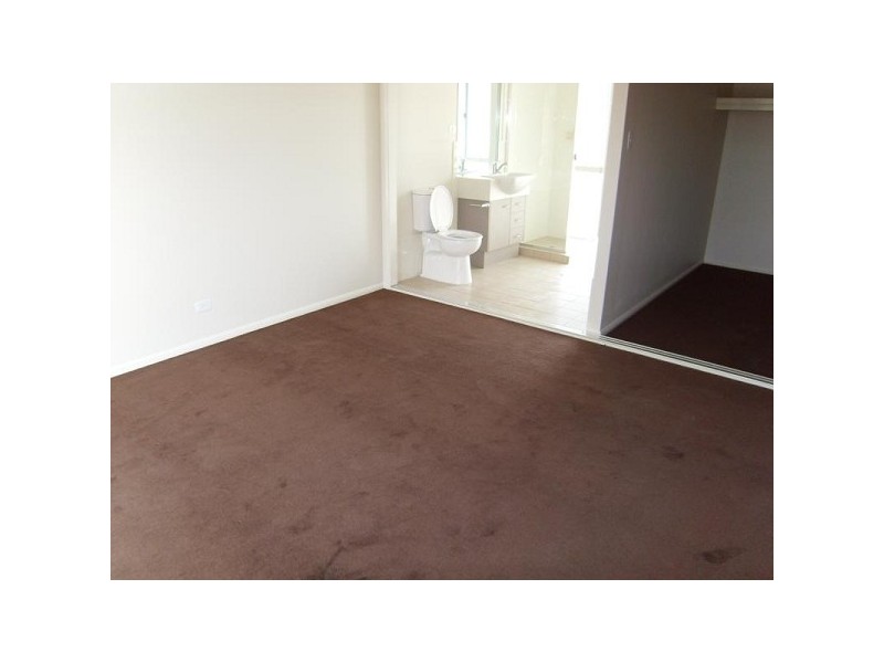 8 Nicholas Close, Cameron Park NSW 2285