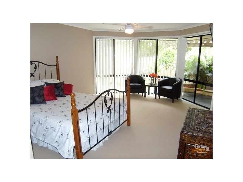 12 Hanover Road, Cameron Park NSW 2285