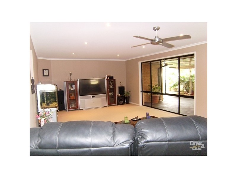 12 Hanover Road, Cameron Park NSW 2285