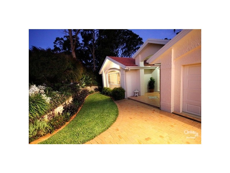 5 Hanover Road, Cameron Park NSW 2285