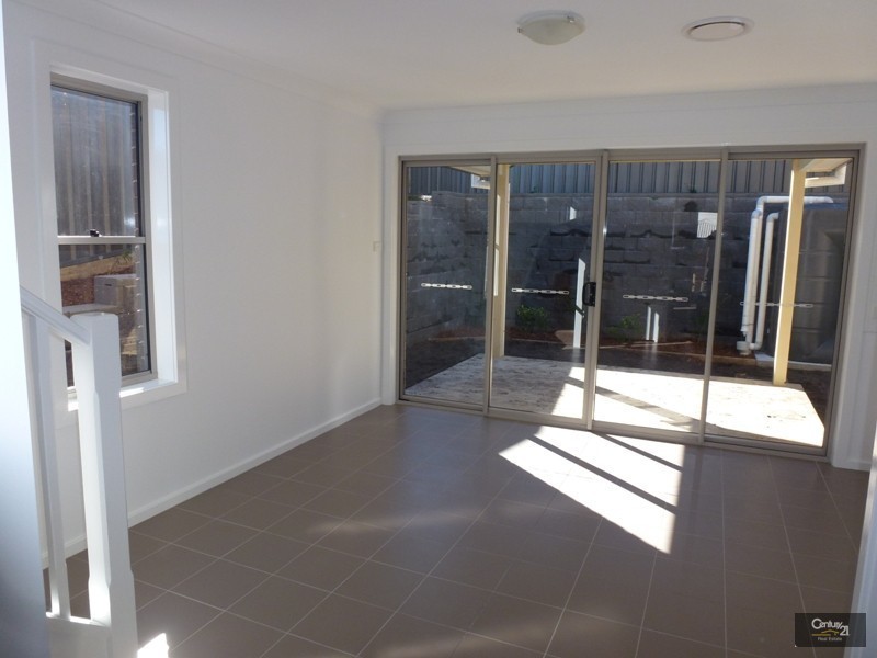 9/8 Angophora Drive, Warabrook NSW 2304