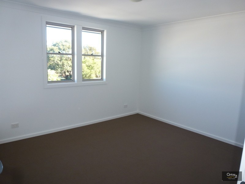 9/8 Angophora Drive, Warabrook NSW 2304