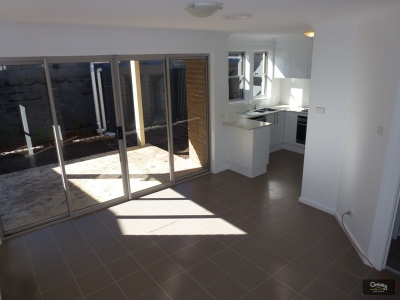 9/8 Angophora Drive, Warabrook NSW 2304