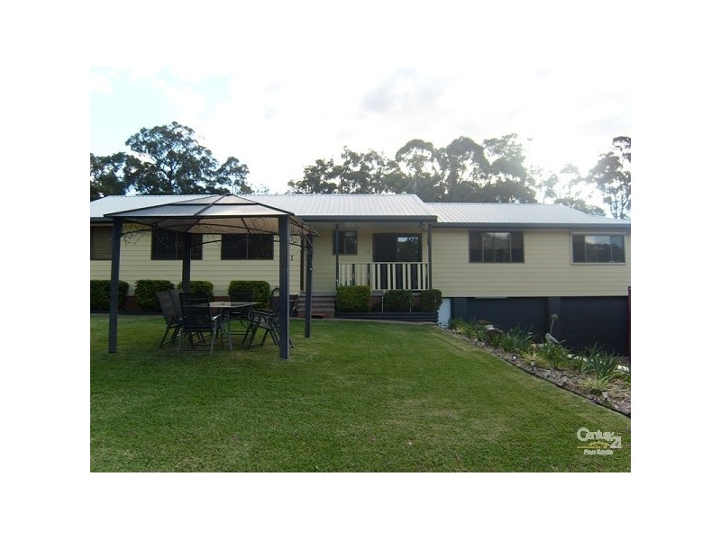 2 Sackville Street, Killingworth NSW 2278