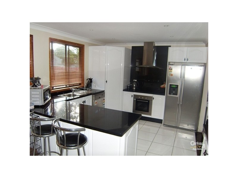 2 Sackville Street, Killingworth NSW 2278