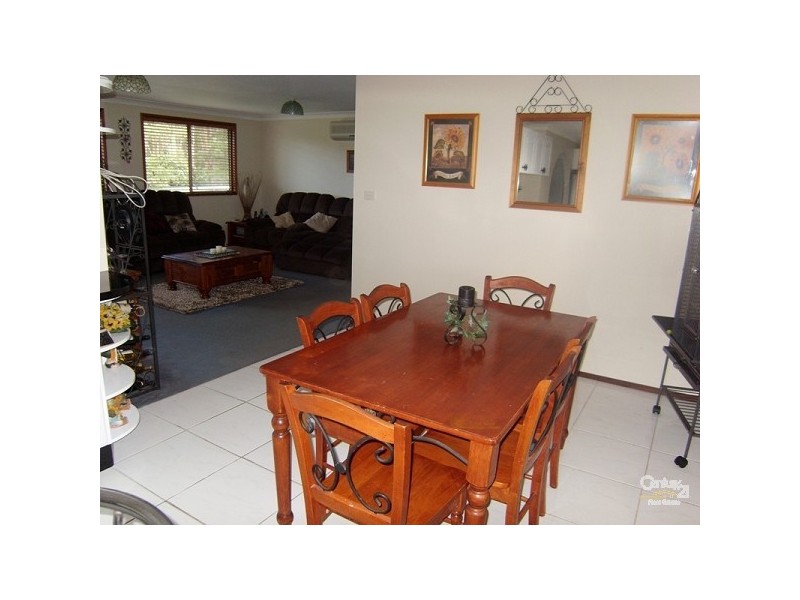 2 Sackville Street, Killingworth NSW 2278