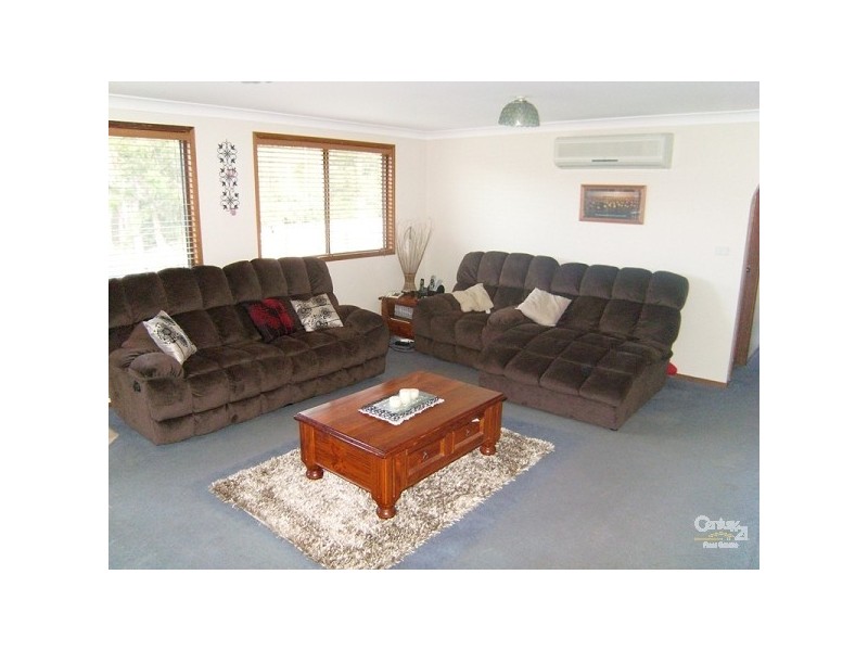 2 Sackville Street, Killingworth NSW 2278