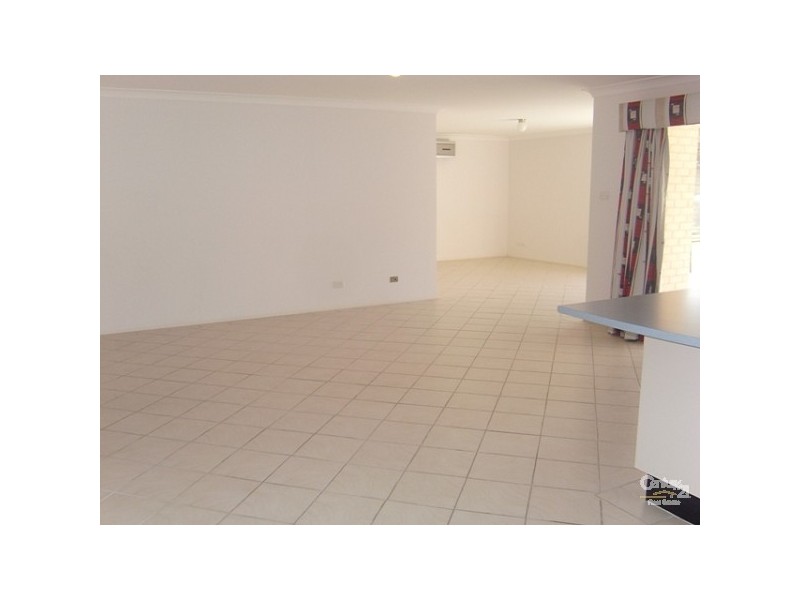 9 Jupiter Circuit, Cameron Park NSW 2285