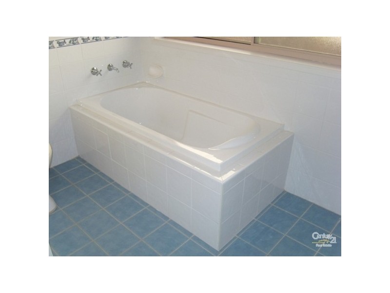 9 Jupiter Circuit, Cameron Park NSW 2285