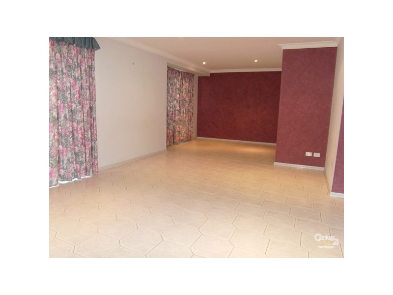 35 Bracken Close, Cameron Park NSW 2285