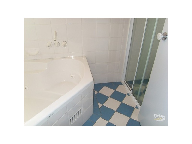 35 Bracken Close, Cameron Park NSW 2285
