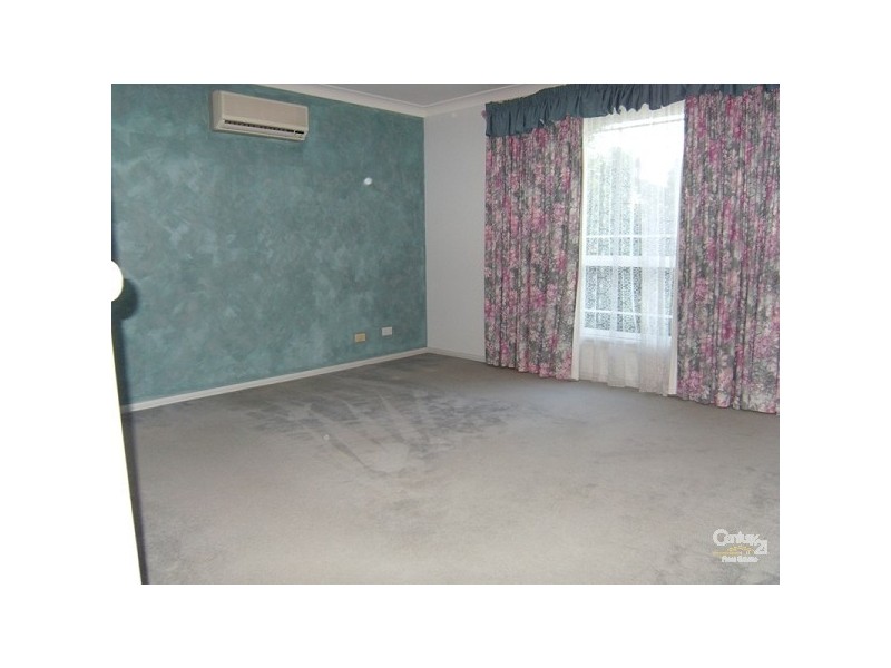 35 Bracken Close, Cameron Park NSW 2285