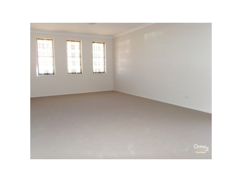 16 Clarkestone Avenue, Cameron Park NSW 2285