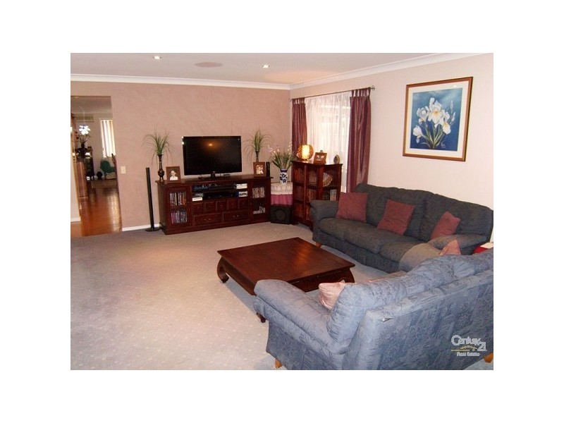 19 Flamingo Drive, Cameron Park NSW 2285