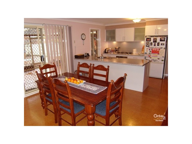 19 Flamingo Drive, Cameron Park NSW 2285