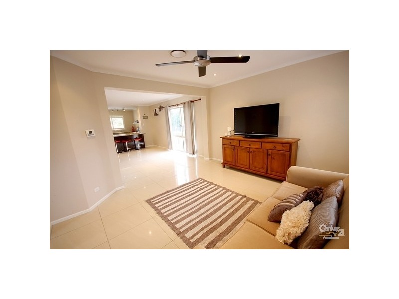 2 Emory Place, Cameron Park NSW 2285
