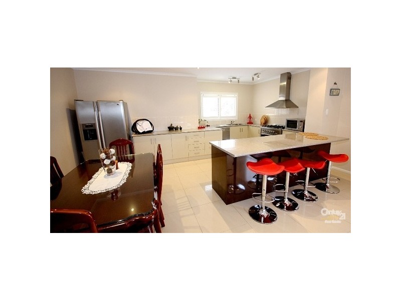 2 Emory Place, Cameron Park NSW 2285