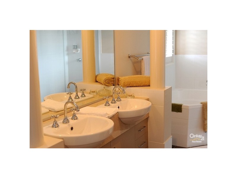 2 Emory Place, Cameron Park NSW 2285