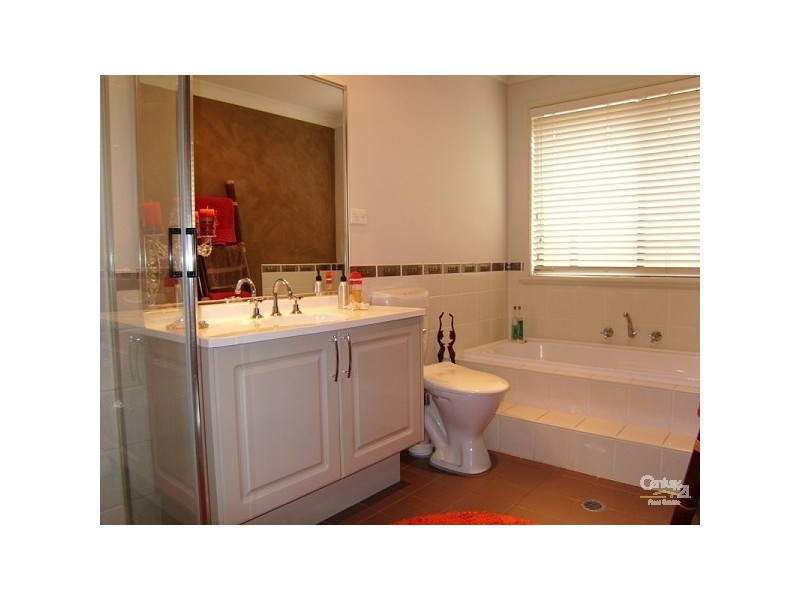 2 Hebe Place, Cameron Park NSW 2285