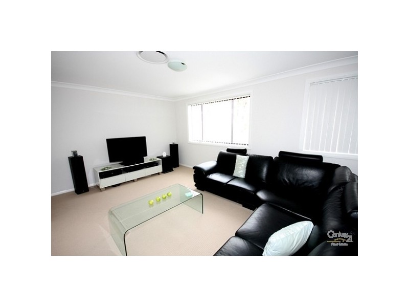 9 Bangalore Place, Cameron Park NSW 2285
